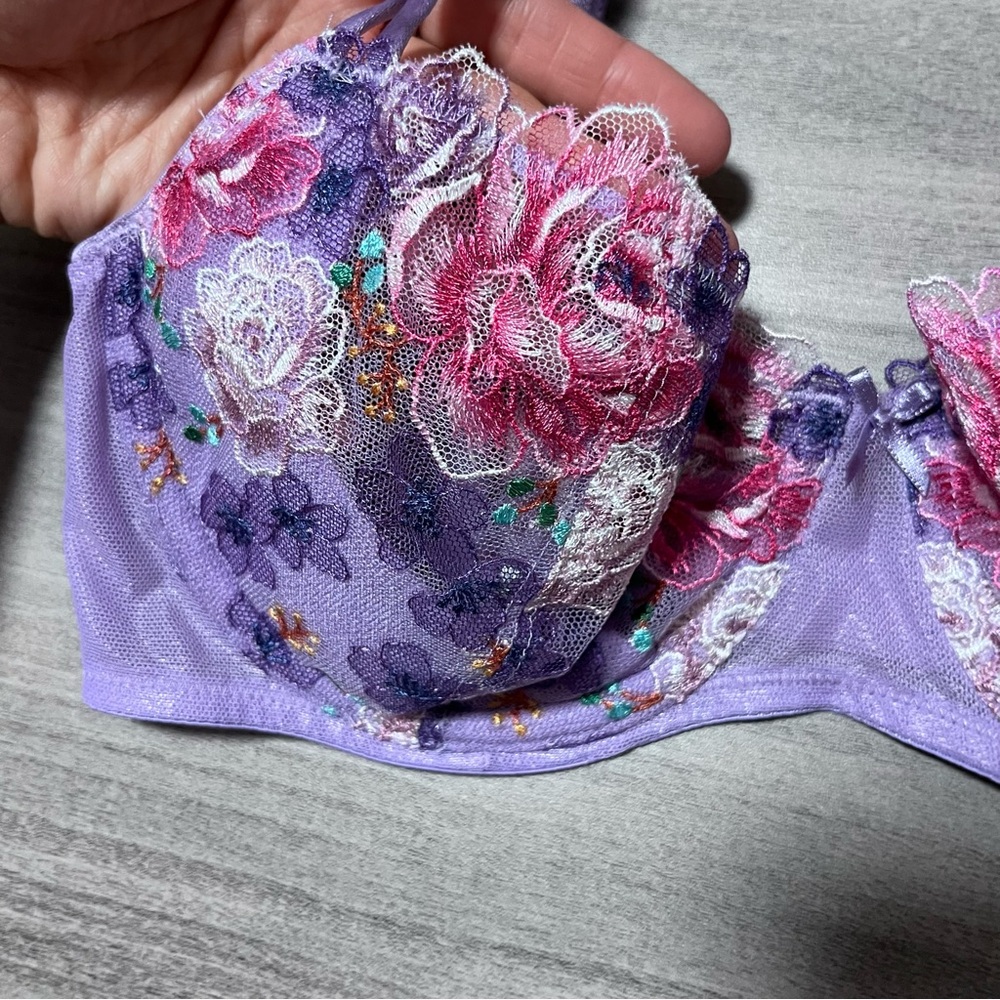NWT Victoria’s Secret Unlined Demi Bra 32D Floral Lace Embroidery Bra - Picture 4 of 8